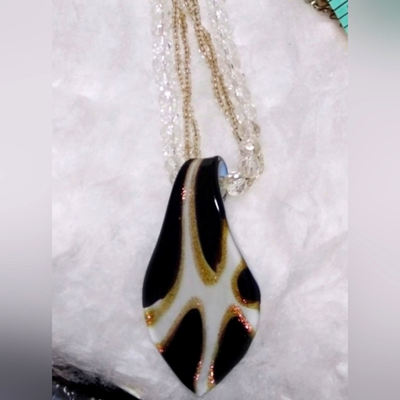 Murano Glass Pendant on Beaded Necklace Chains - Picture 9 of 10